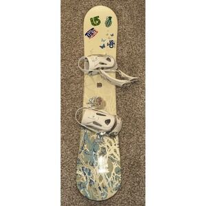 Millennium M3 Escape 150 Cm Women's Snowboard with White M3 Equinox Bindings
